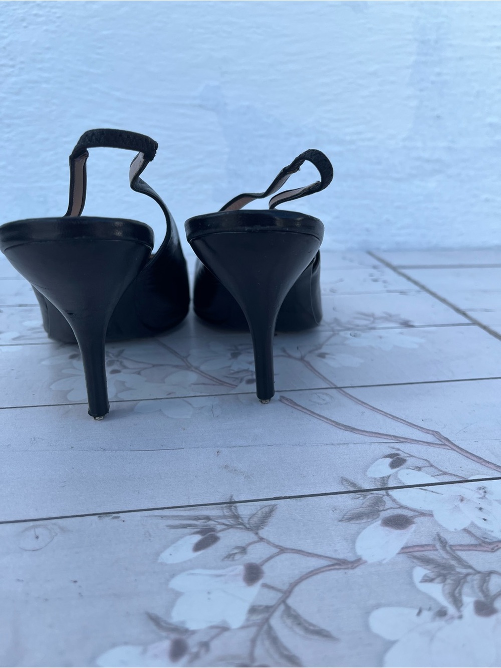 CHANEL Black Pointed Leather Slingback Pumps - Picture 6 of 10